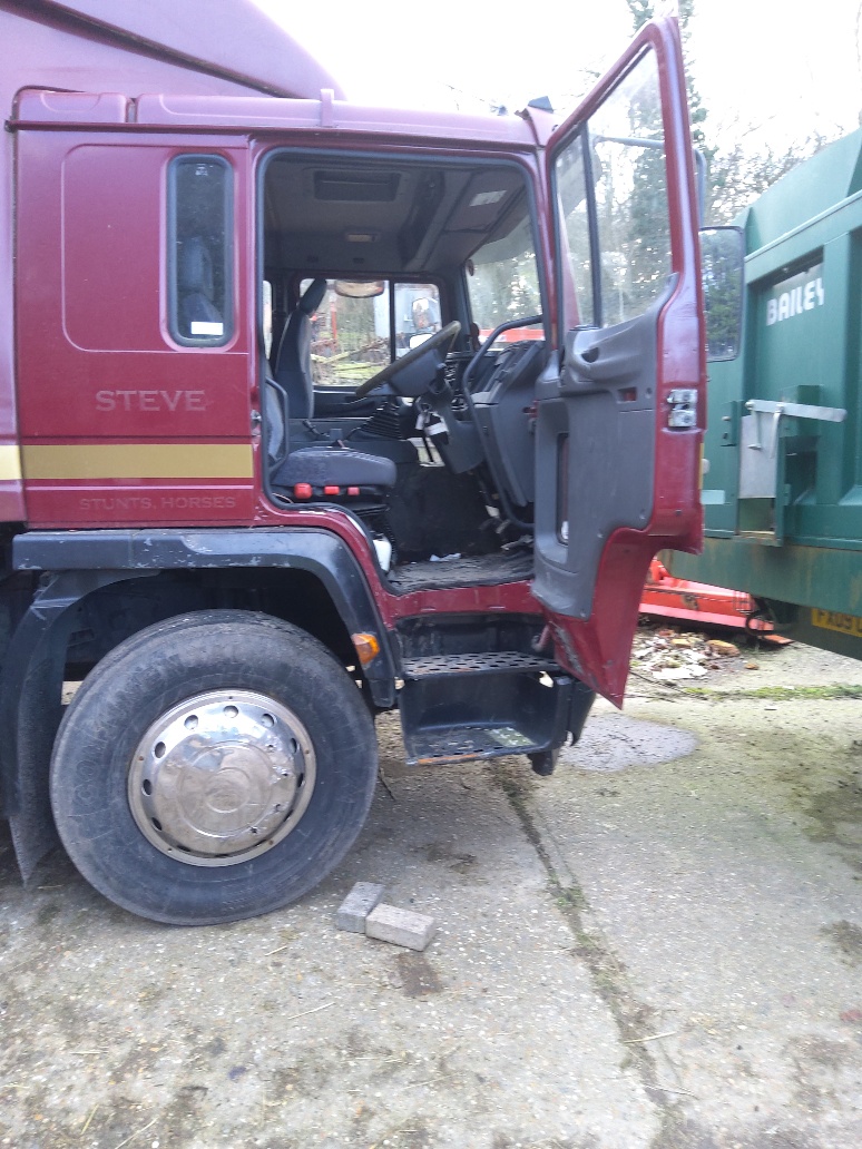 /photos/64001189020200210 Volvo FL6 7 Lorry.jpg